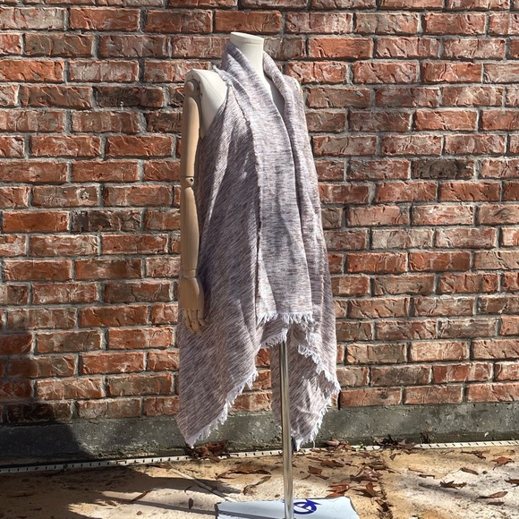 Express One Size Fits All beige cloth vest / OS / Excellent condition - Picture 10 of 14